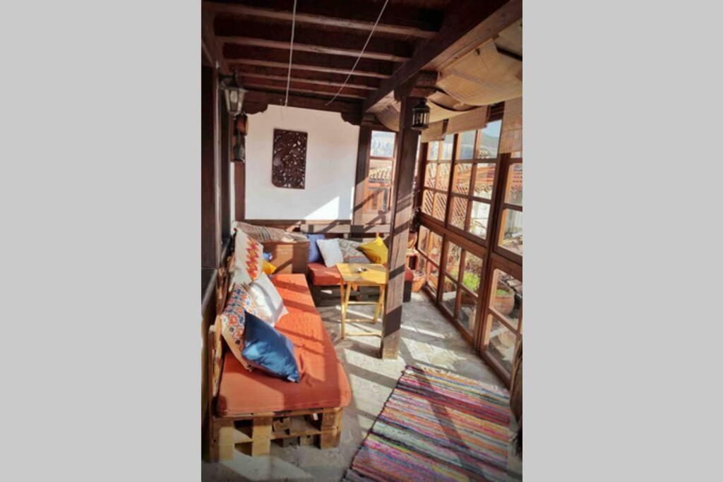 The Secret Lodge- New With Private Garage, Entire House Wielkie Tyrnowo Zewnętrze zdjęcie