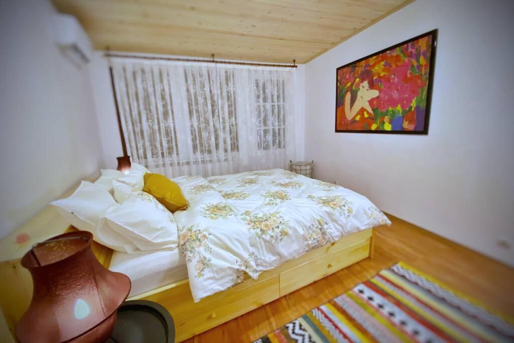 The Secret Lodge- New With Private Garage, Entire House Wielkie Tyrnowo Zewnętrze zdjęcie