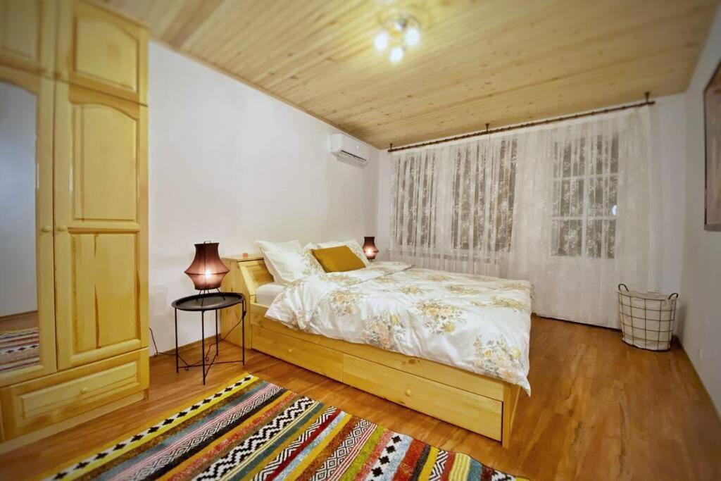 The Secret Lodge- New With Private Garage, Entire House Wielkie Tyrnowo Zewnętrze zdjęcie